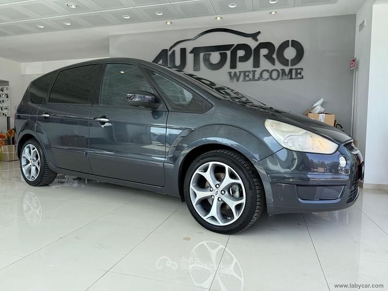 Usata Ford S-MAX Titanium 145 CV (106 kW) 2008 Grigio Monovolume