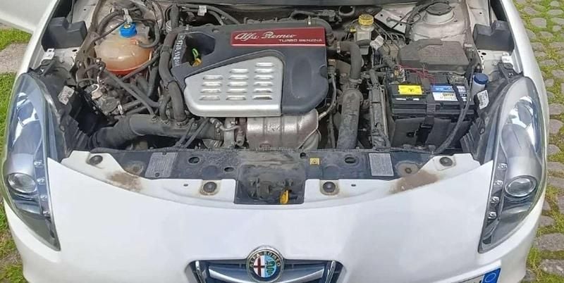 Usata Alfa Romeo Giulietta 120 CV (88 kW) 2012 Bianco Utilitaria