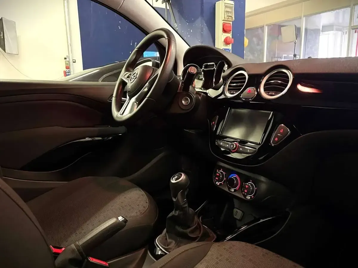 Usata Opel Adam Rocks 69 CV (50 kW) 2018 Rosso Utilitaria