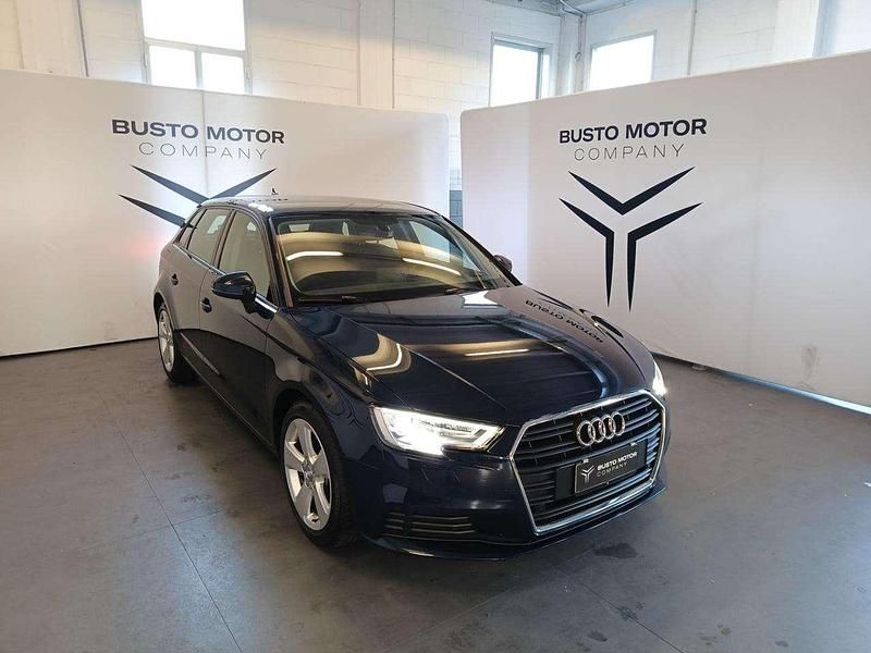 Verde petrolio / metallizzato Usata 2017 Audi A3 Business Tre volumi | 23.450 € (Molto cara) - Immagine 1/4