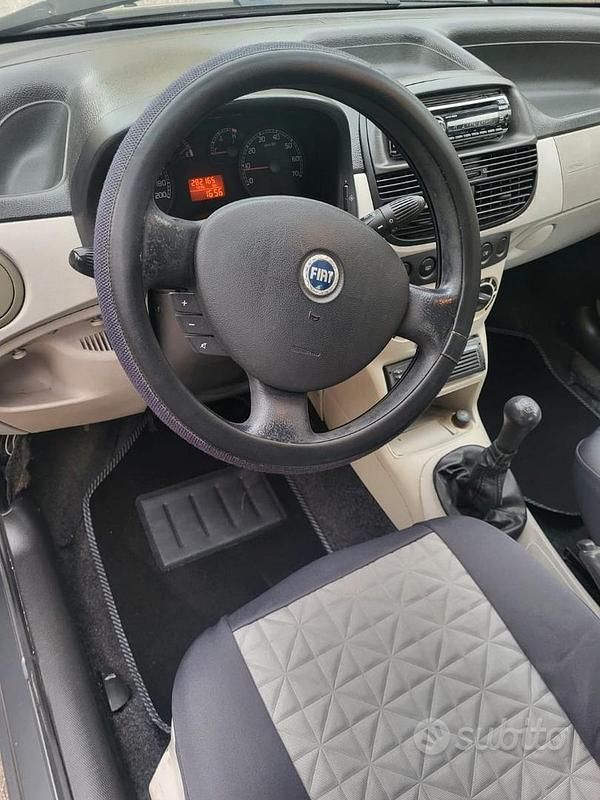 Usata Fiat Punto 2004 Grigio Utilitaria