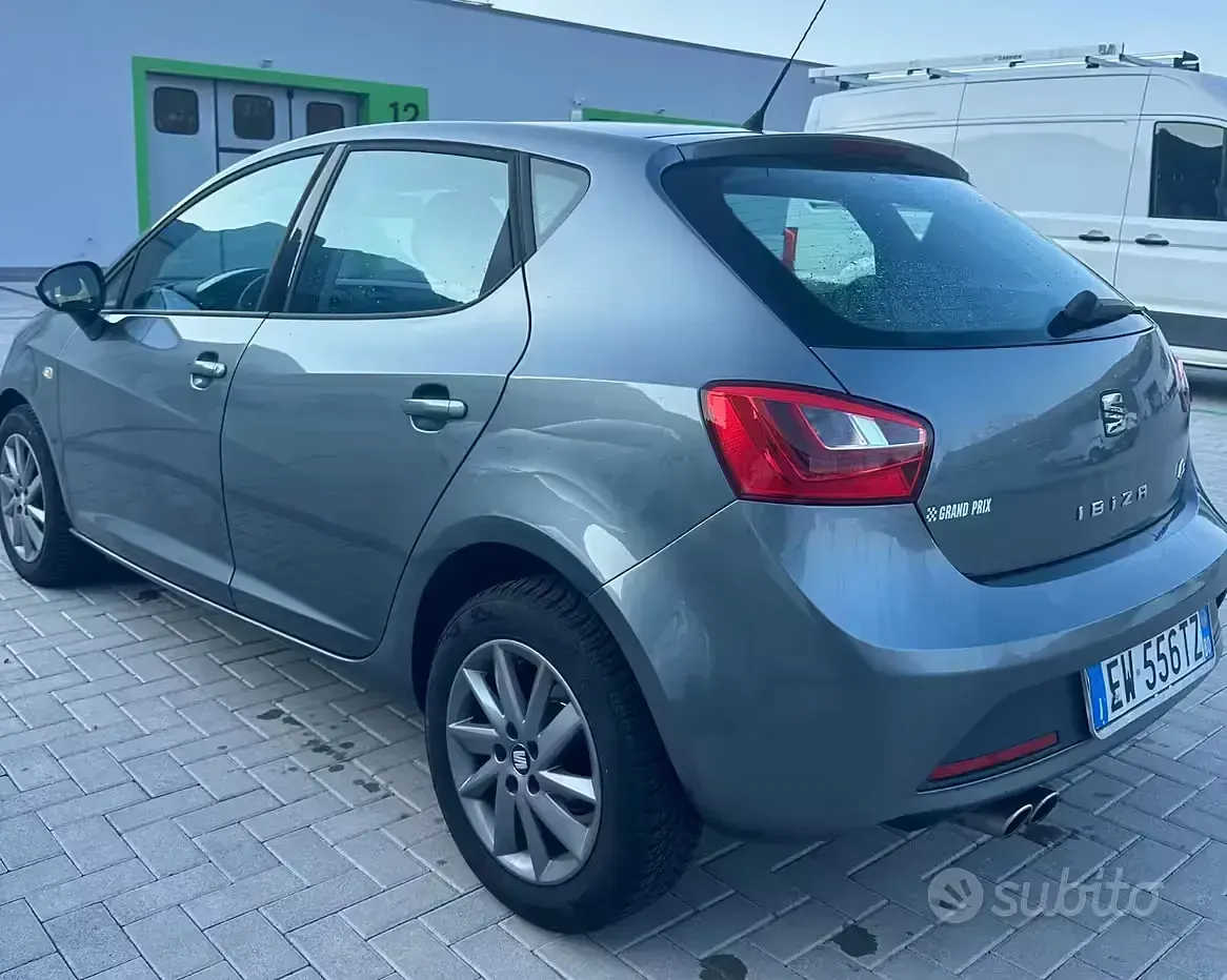 Usata Seat Ibiza FR 105 CV (77 kW) 2014 Grigio Berlina