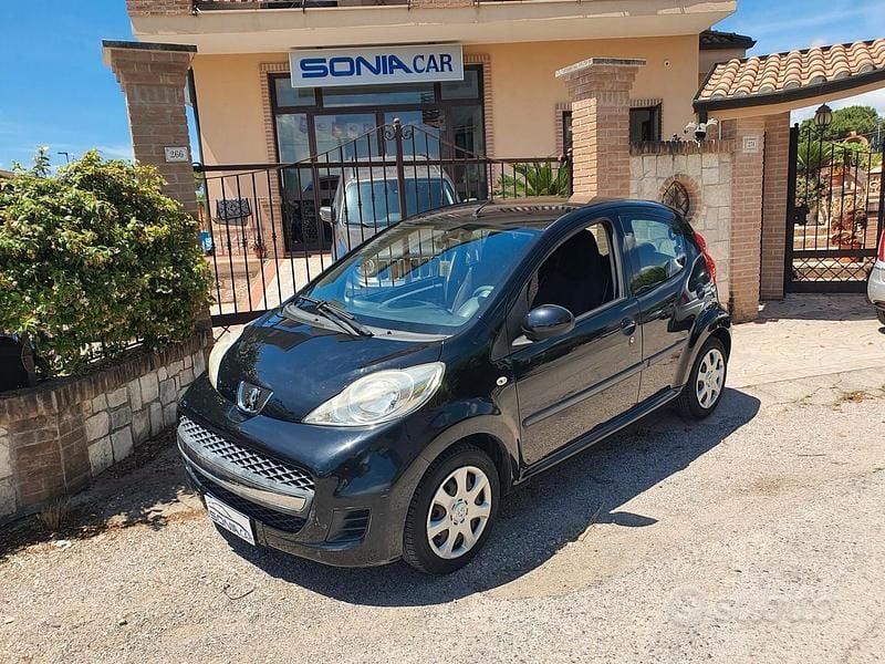Usata Peugeot 107 68 CV (50 kW) 2010 Nero Utilitaria