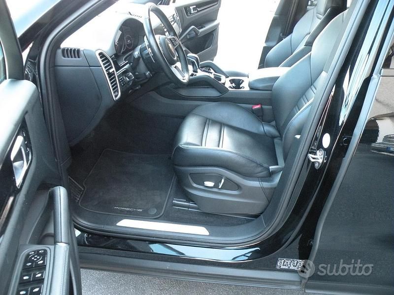 Usata Porsche Cayenne 340 CV (250 kW) 2020 Nero SUV