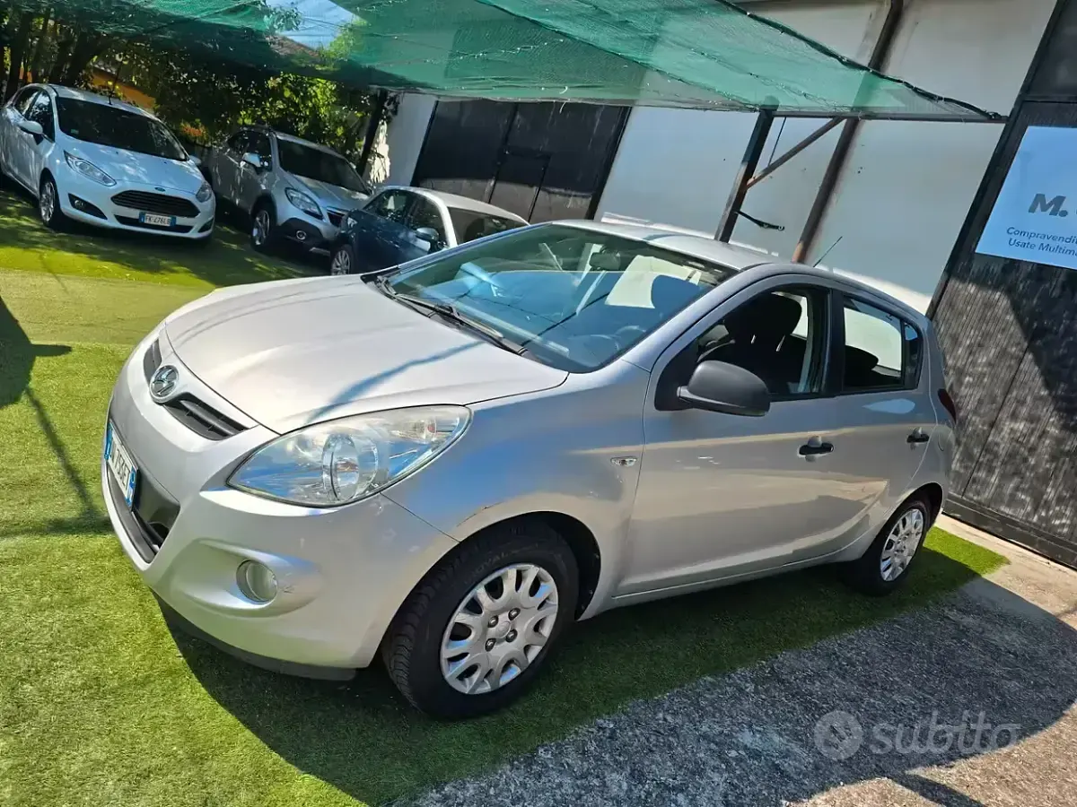 Usata Hyundai i20 78 CV (57 kW) 2009 Grigio Utilitaria