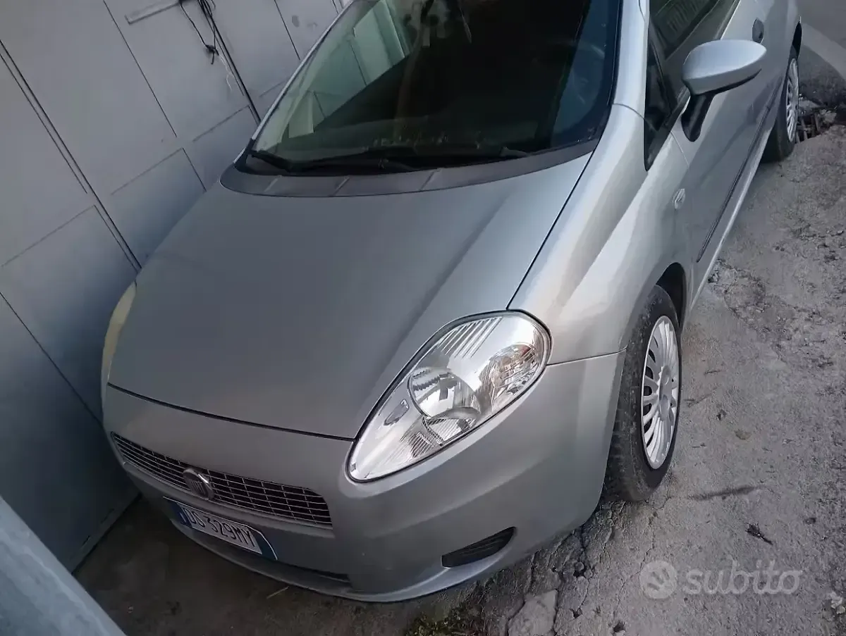 Usata Fiat Grande Punto 65 CV (47 kW) 2008 Grigio Utilitaria