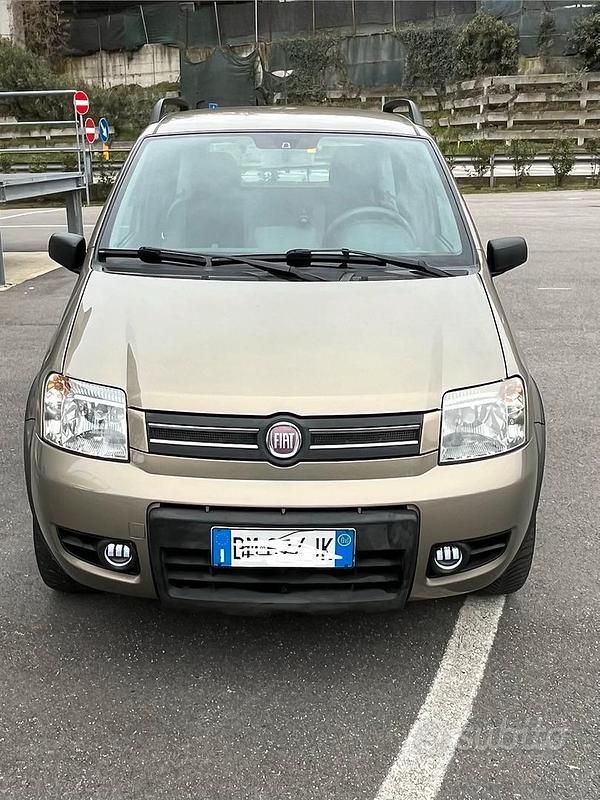 Usata Fiat Panda 4x4 Climbing 60 CV (44 kW) 2008 Oro Utilitaria