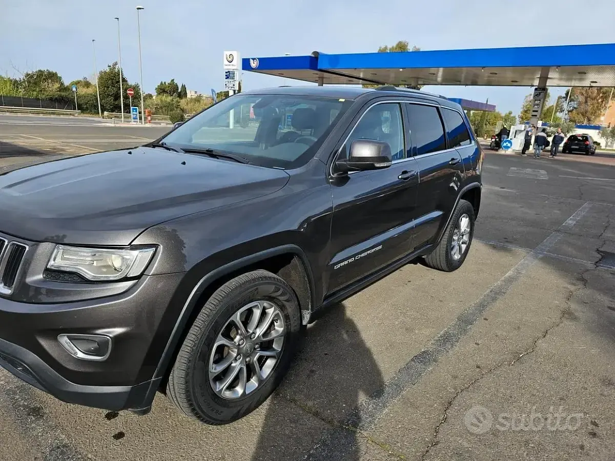 Usata Jeep Grand Cherokee 190 CV (139 kW) 2015 Grigio SUV