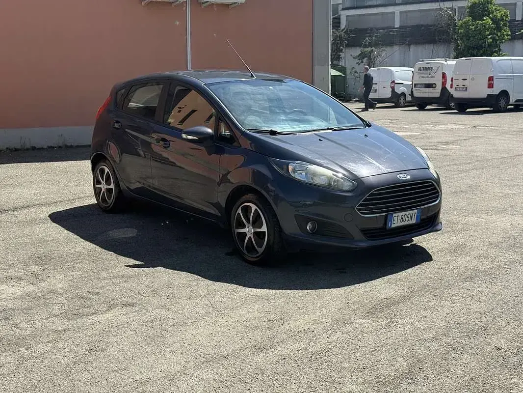 Usata Ford Fiesta Titanium 75 CV (55 kW) 2013 Berlina