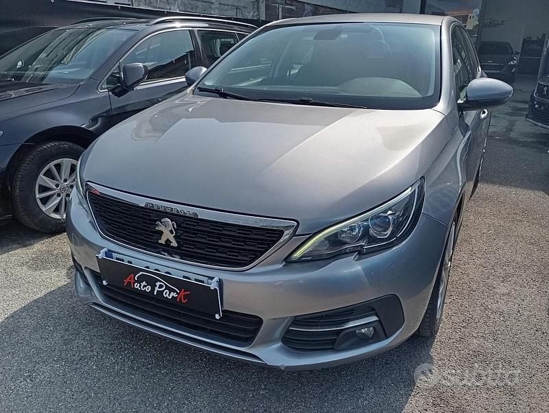 Usata Peugeot 308 Active 102 CV (75 kW) 2018 Grigio Berlina