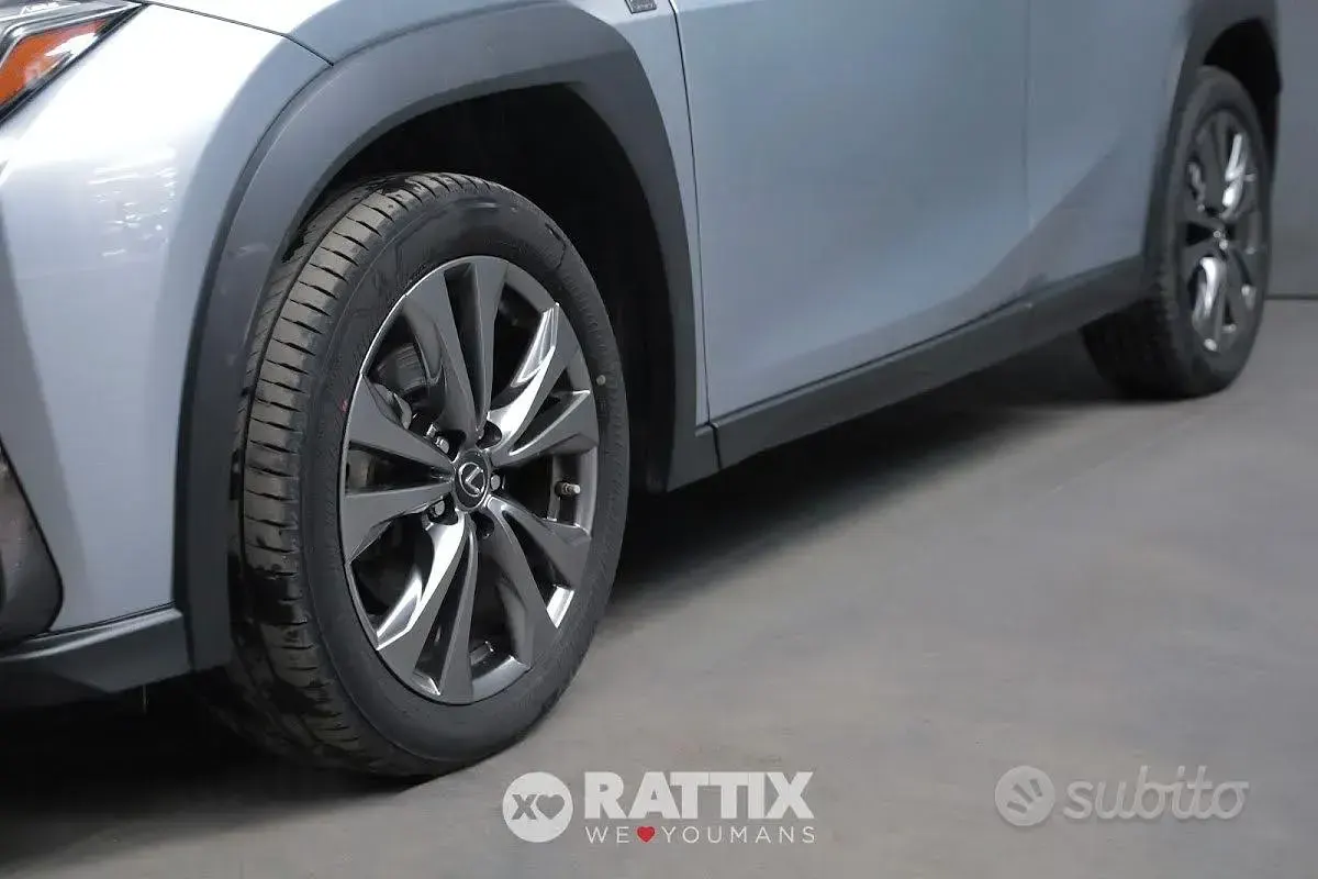 Usata Lexus UX 250h 146 CV (107 kW) 2024 Sonic platinum tetto nero SUV