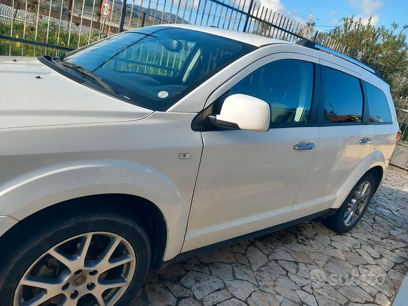 Bianco Usata 2014 Fiat Freemont SUV | 9600 € (Buon prezzo) - Immagine 1/4