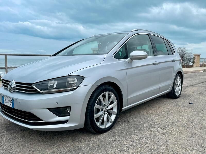 Usata 2015 VW Golf Sportsvan Monovolume | 12.900 € (Molto cara) - Immagine 1/4