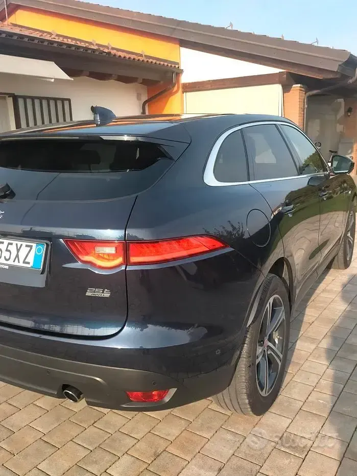 Usata Jaguar F-Pace 250 CV (183 kW) 2017 Blu SUV
