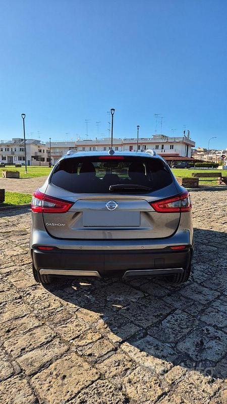 Usata Nissan Qashqai 116 CV (85 kW) 2018 Grigio SUV