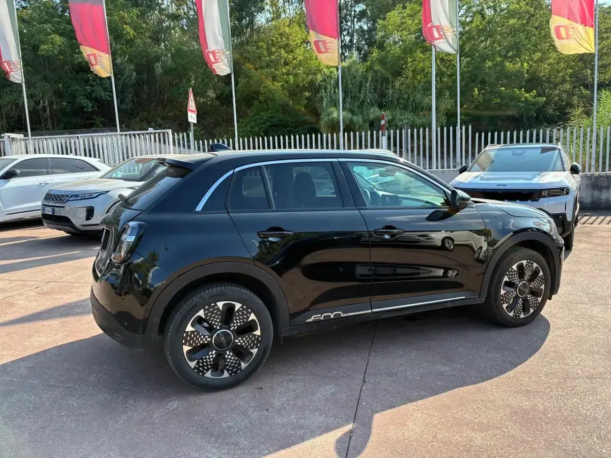 Usata Fiat 600 Icon 100 CV (73 kW) 2025 Nero SUV
