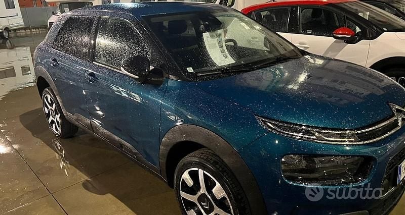 Usata 2018 Citroën C4 Cactus Due volumi | 8900 € (Buon prezzo) - Immagine 1/4