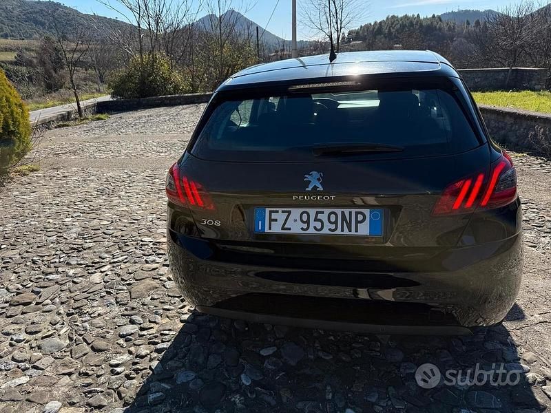 Usata Peugeot 308 Active 131 CV (96 kW) 2019 Nero Berlina