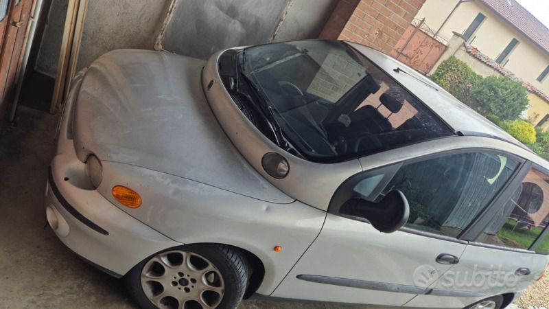 Usata 2001 Fiat Multipla Monovolume | 1800 € (Buon prezzo) - Immagine 1/2