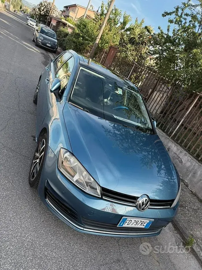Usata VW Golf VII 110 CV (80 kW) 2016 Blu Utilitaria