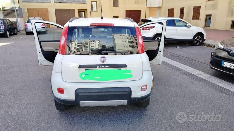Gebraucht Fiat Panda 4x4 75 PS (55 kW) 2023 Weiß Kleinwagen