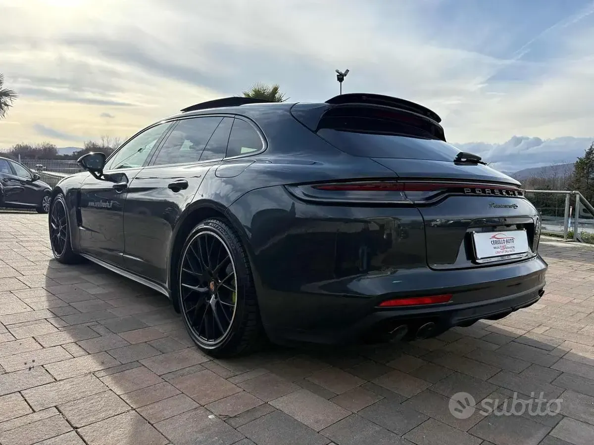 Usata Porsche Panamera Sport Turismo 560 CV (411 kW) 2021 Grigio Station wagon