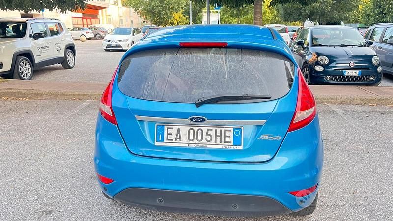 Usata Ford Fiesta 97 CV (71 kW) 2009 Blu Utilitaria