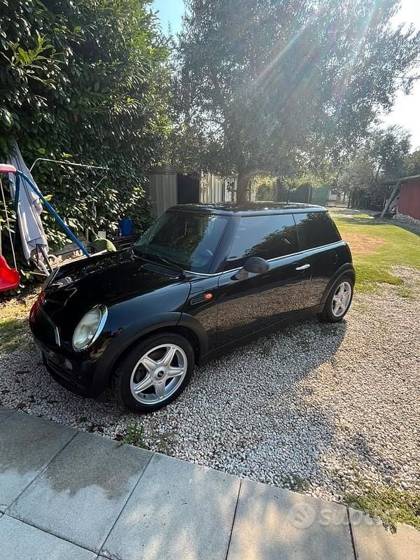 Usata Mini ONE 116 CV (85 kW) 2003 Nero Utilitaria