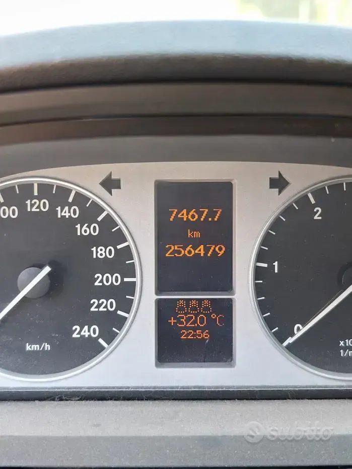 Usata Mercedes B180 109 CV (80 kW) 2007 Grigio Monovolume
