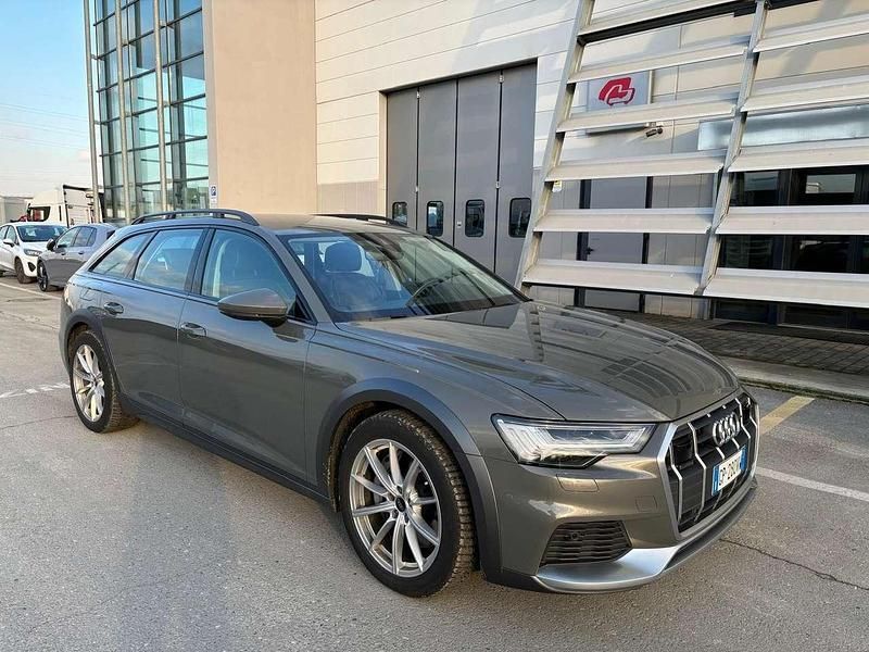 Usata Audi A6 Allroad Ambiente 344 CV (253 kW) 2023 Grigio chronos Station wagon