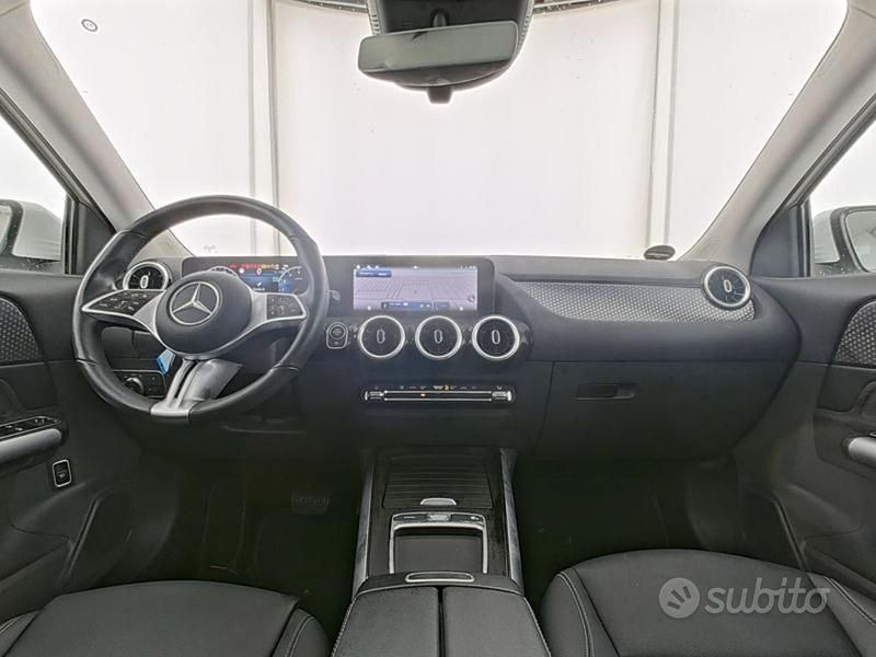 Usata Mercedes GLA180 Advanced 136 CV (100 kW) 2024 Bianco SUV