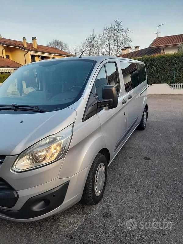 Usata Ford Transit Custom 125 CV (91 kW) 2012 Grigio Monovolume