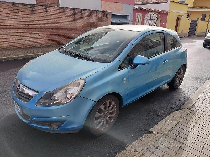 Usata Opel Corsa 86 CV (63 kW) 2011 Blu Utilitaria
