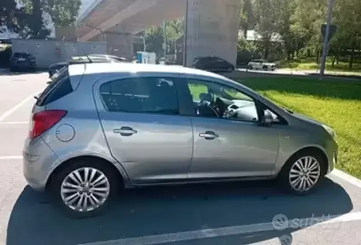 Usata Opel Corsa 85 CV (62 kW) 2011 Grigio Utilitaria
