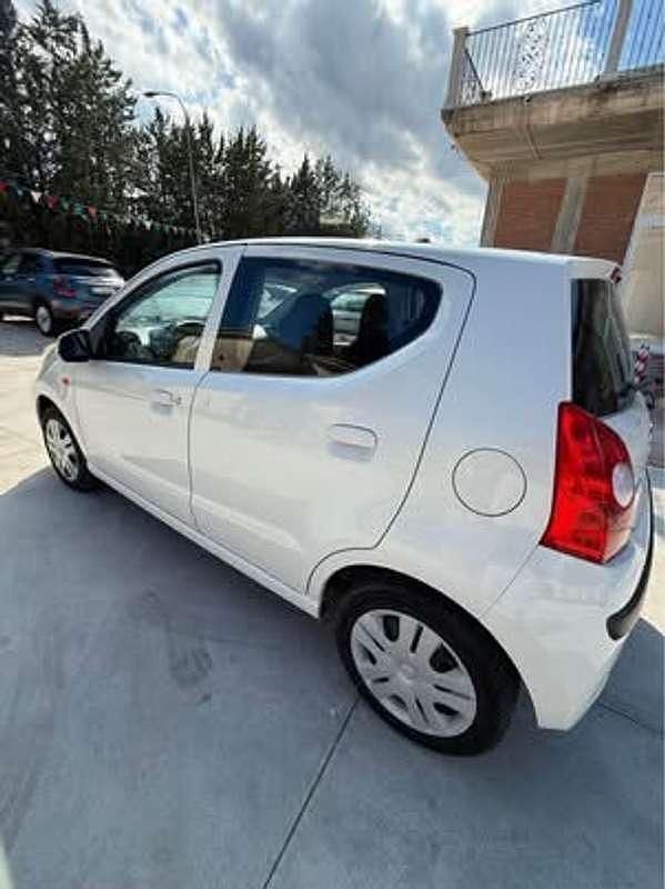 Używany Nissan Pixo 68 KM (50 kW) 2011 Hatchback