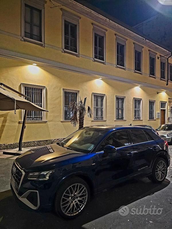 Blu Usata 2024 Audi Q2 S-Line SUV | 36.000 € (Molto cara) - Immagine 1/4