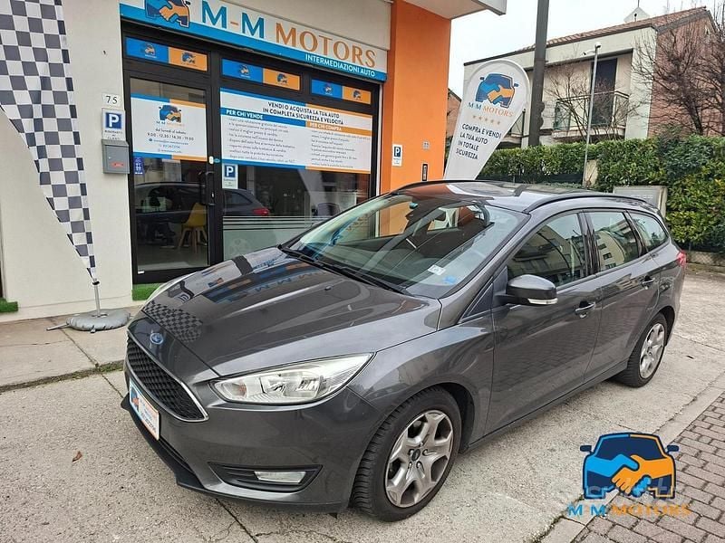Usata Ford Focus Business Edition 120 CV (88 kW) 2015 Grigio Station wagon