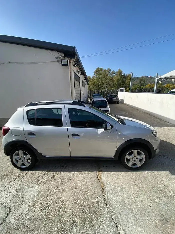 Usata Dacia Sandero Prestige 90 CV (66 kW) 2013 Grigio Berlina