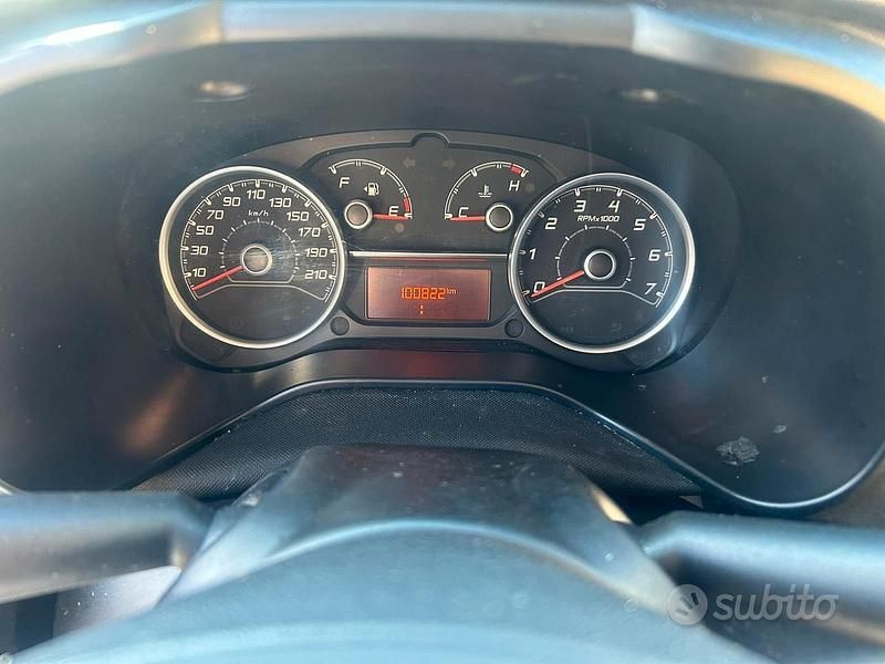 Usata Fiat Doblò 130 CV (95 kW) 2022 Bianco Monovolume