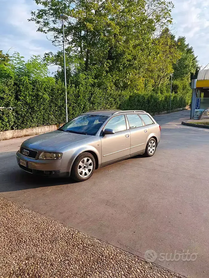 Usata Audi A4 130 CV (95 kW) 2004 Grigio Station wagon