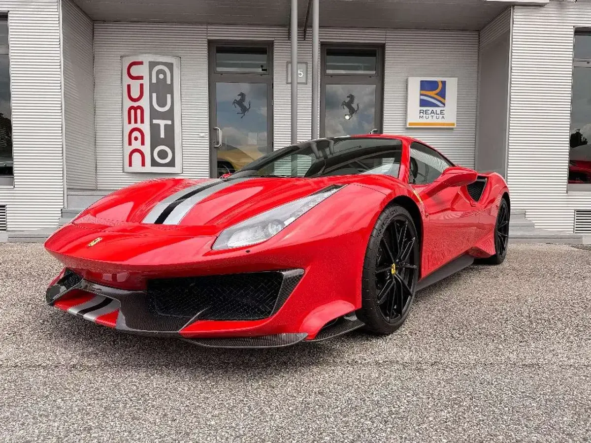 Usata Ferrari 488 721 CV (530 kW) 2019 Rosso Coupé