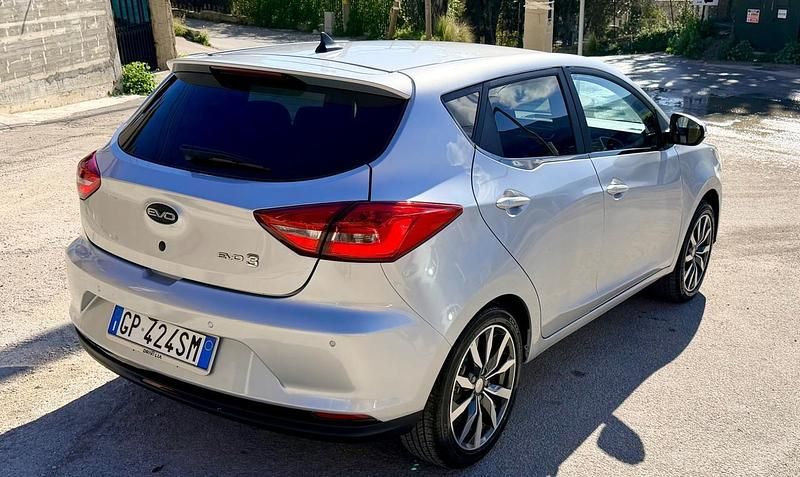 Usata EVO Evo 3 107 CV (78 kW) 2023 Argento SUV