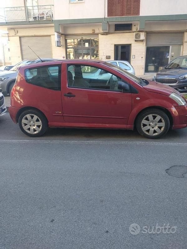 Usata Citroën C2 70 CV (51 kW) 2004 Rosso Utilitaria