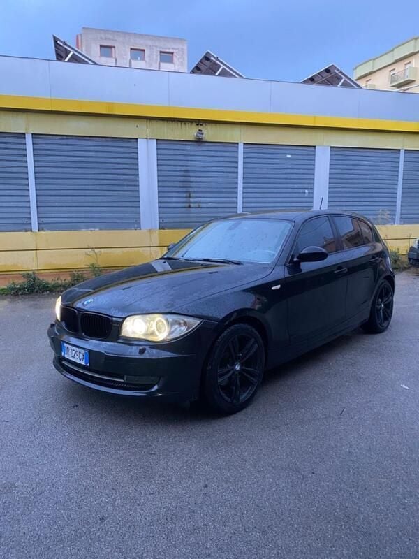 Usata BMW 118 176 CV (129 kW) 2008 Nero Utilitaria