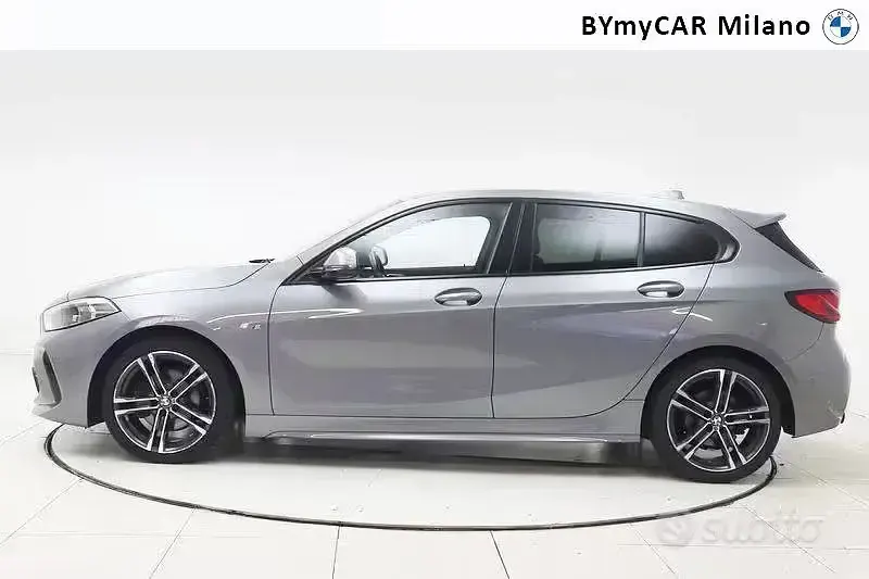 Usata BMW 118 Advantage 150 CV (110 kW) 2022 Grigio Berlina