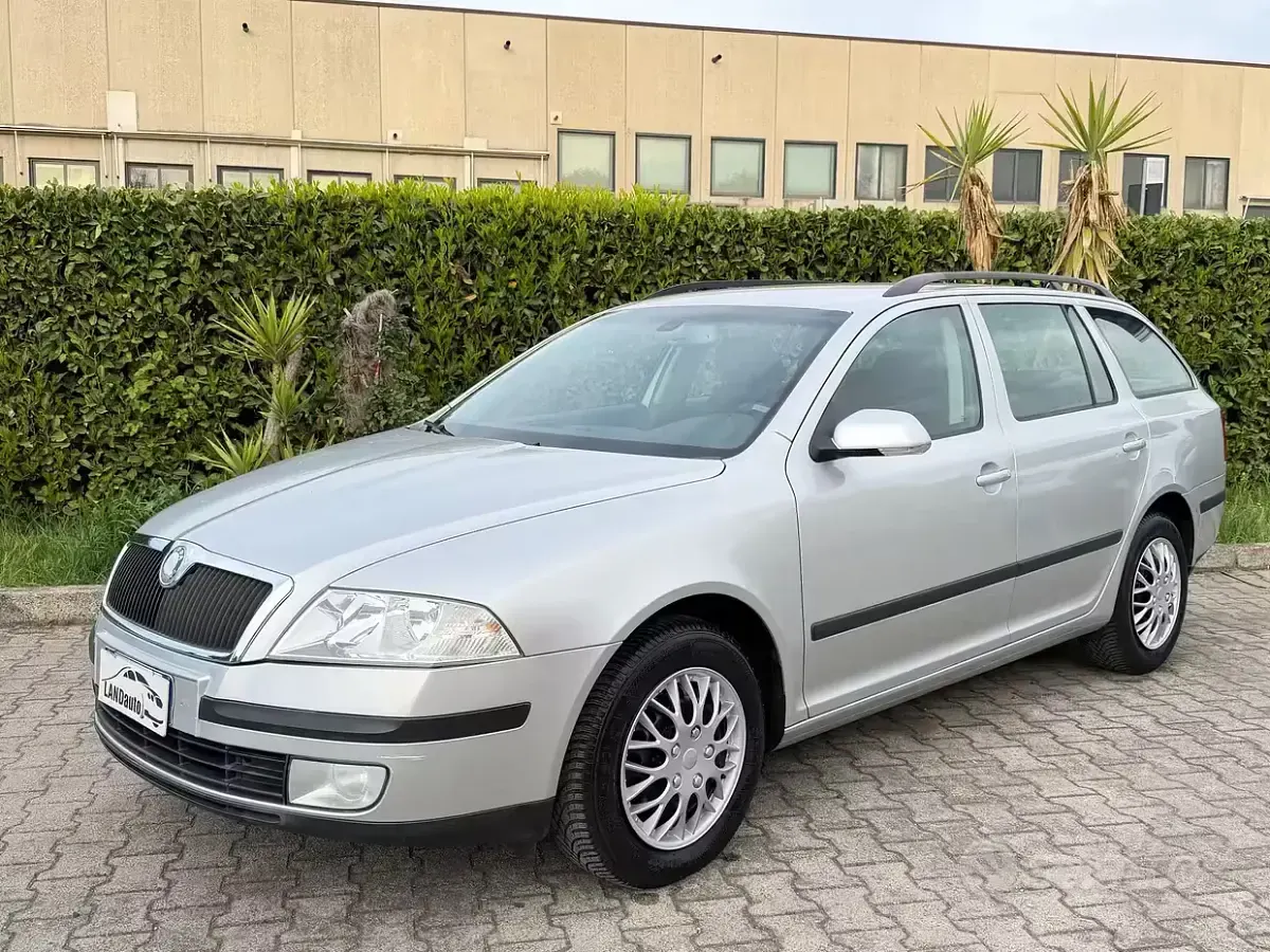 Begagnad Skoda Octavia 105 HK (77 kW) 2008 Grå Kombi