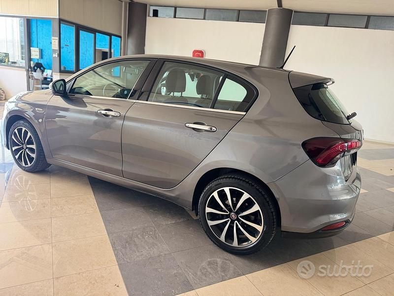 Usata Fiat Tipo Business 120 CV (88 kW) 2019 Grigio Berlina