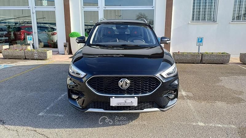 Usata MG ZS Luxury 106 CV (77 kW) 2024 Nero SUV