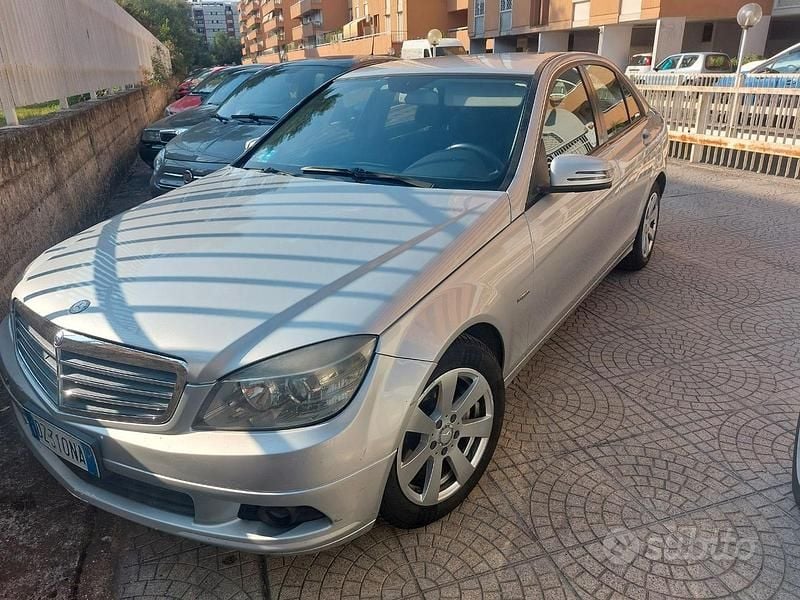 Grigio Usata 2009 Mercedes C220 Tre volumi | 2600 € (Super prezzo) - Immagine 1/4