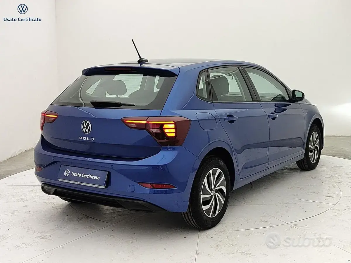 Usata VW Polo Life 95 CV (69 kW) 2025 Blu Utilitaria